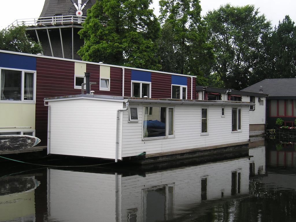 Hotel Houseboat Under The Mill Amsterdam Exteriér fotografie